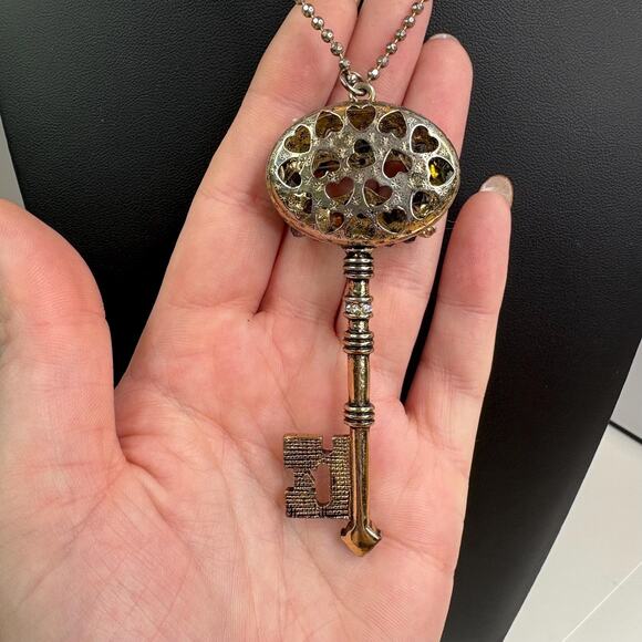 Vintage Betsey Johnson Large Chunky Embellished Bling Key Pendant Long Necklace - Picture 3 of 6